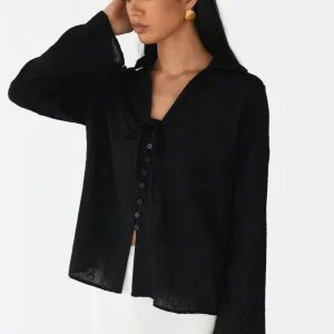 Blouse brodée boutonnée