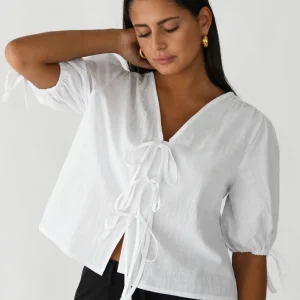 Blouse manches bouffantes avec noeuds