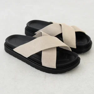 Sandales à brides croisées