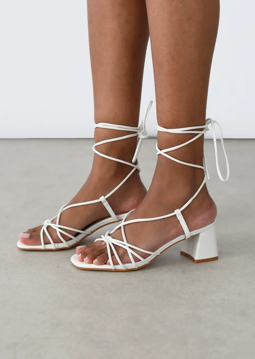 Sandales à lanières et talon