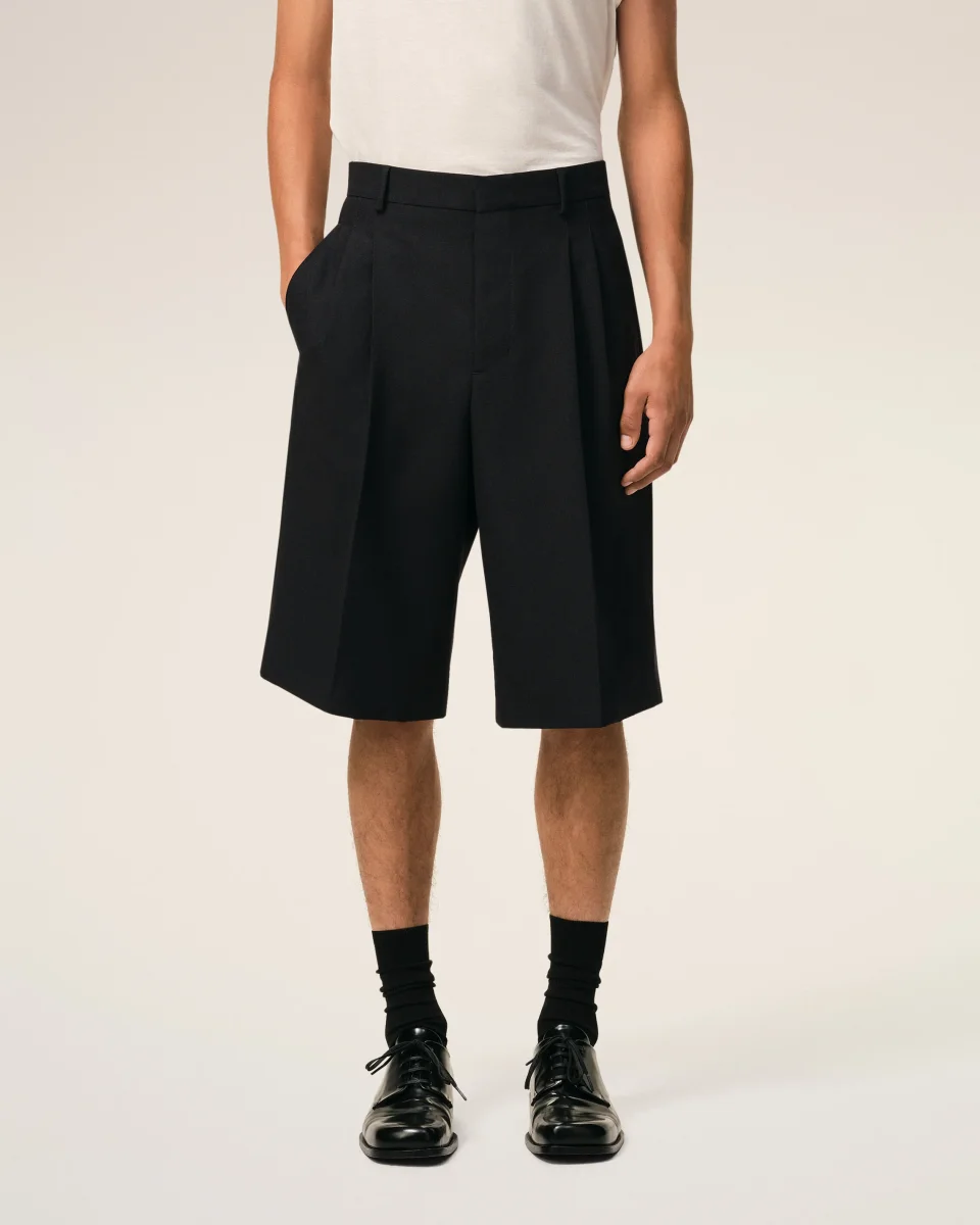 Bermuda Large Noir Taille Basse en Laine Vierge – Image 4