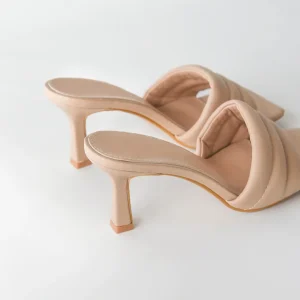 Mules matelassées beige