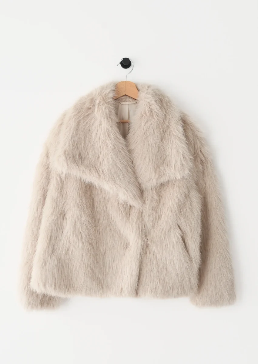 Manteau fausse fourrure