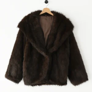 Manteau fausse fourrure